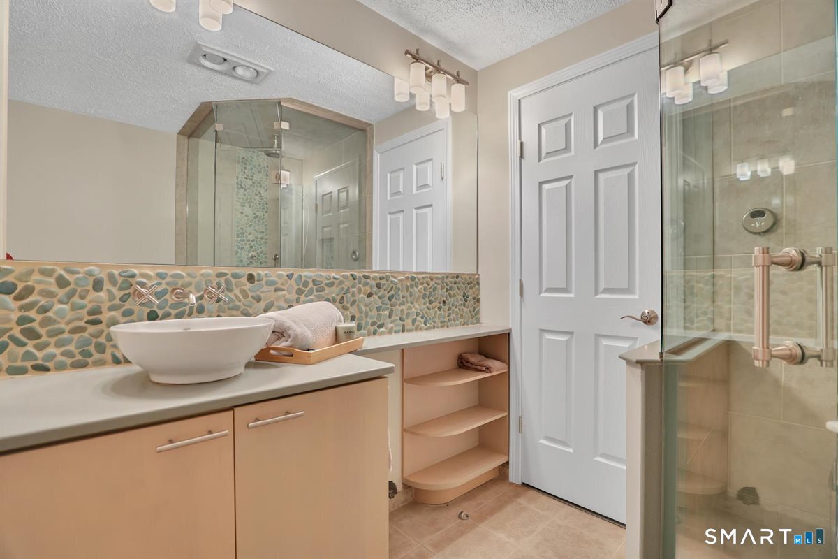 122 Ridgeview Circle Guilford CT 06437