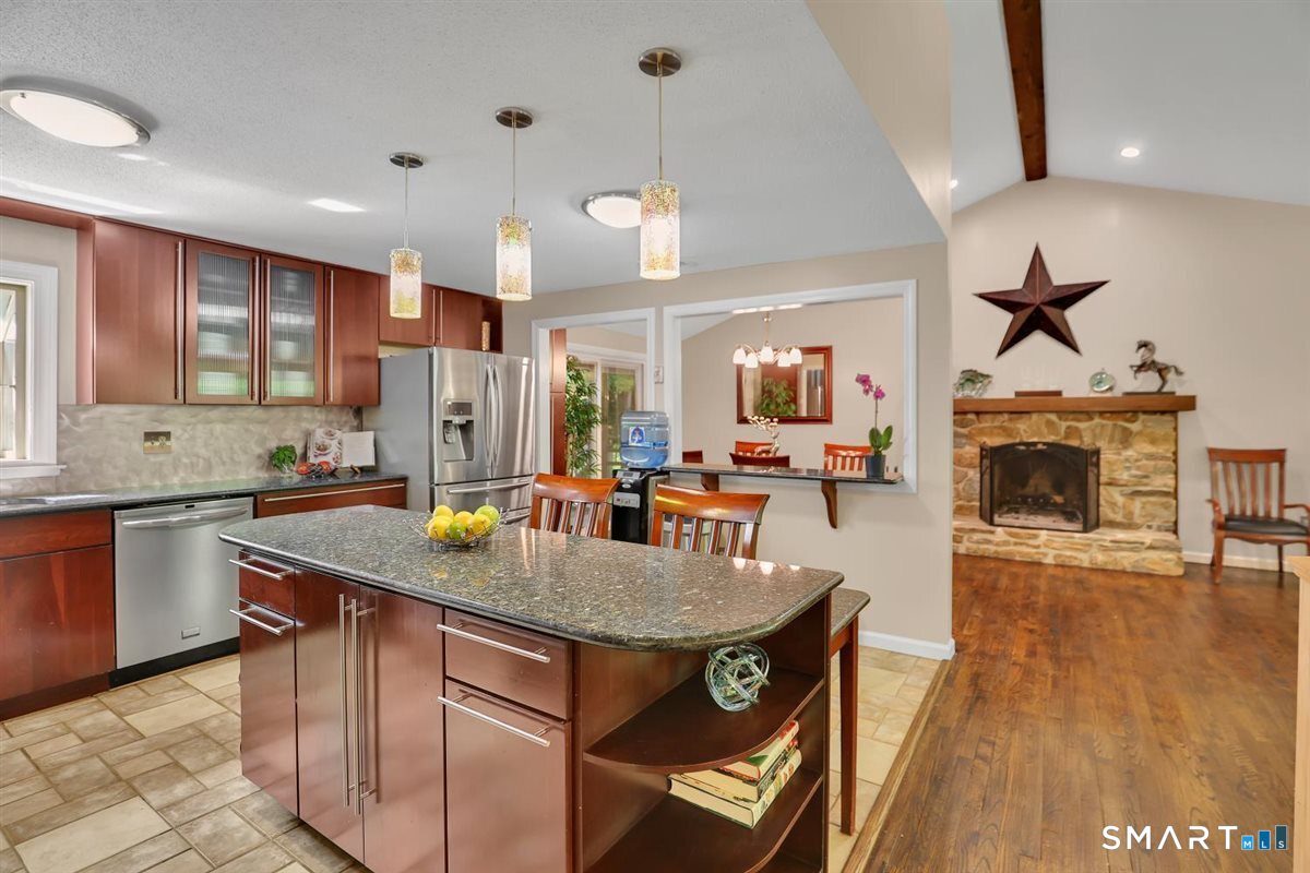 122 Ridgeview Circle Guilford CT 06437