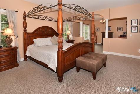 5 Biltmore Court Avon CT 06001