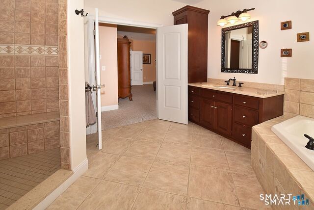 5 Biltmore Court Avon CT 06001