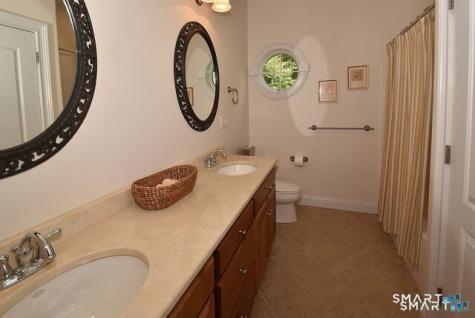 5 Biltmore Court Avon CT 06001