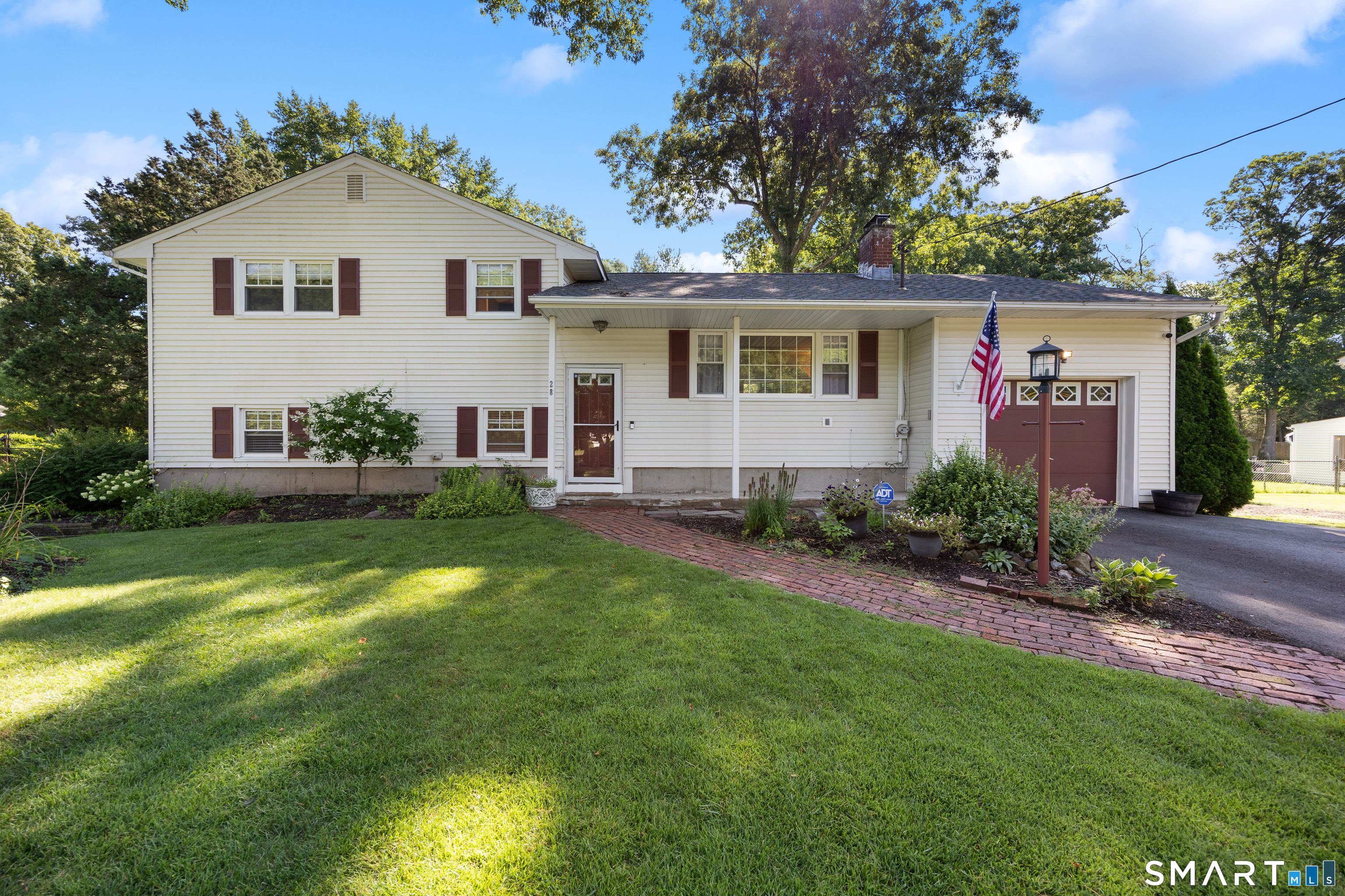 28 Fallon Drive North Haven CT 06473