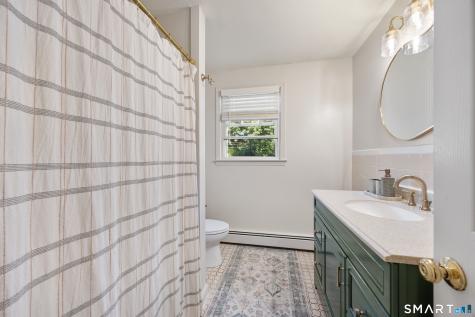 28 Fallon Drive North Haven CT 06473
