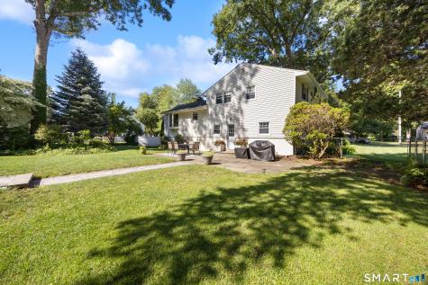28 Fallon Drive North Haven CT 06473