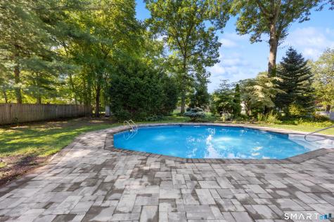 28 Fallon Drive North Haven CT 06473