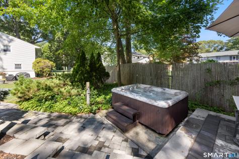 28 Fallon Drive North Haven CT 06473