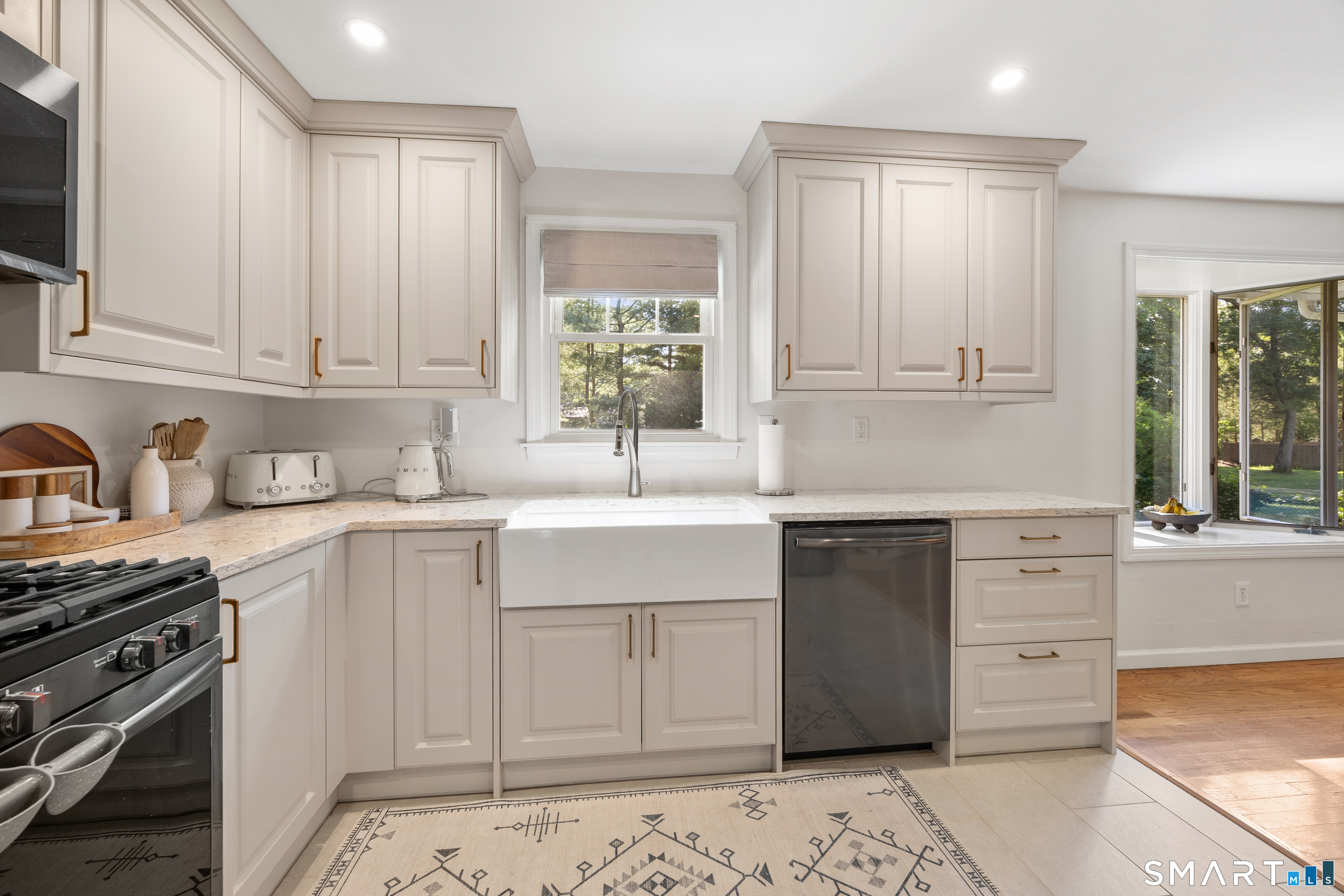 28 Fallon Drive North Haven CT 06473