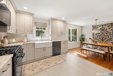 28 Fallon Drive North Haven CT 06473