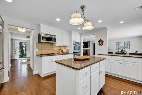 23 Peaslee Hill West Hartford CT 06117