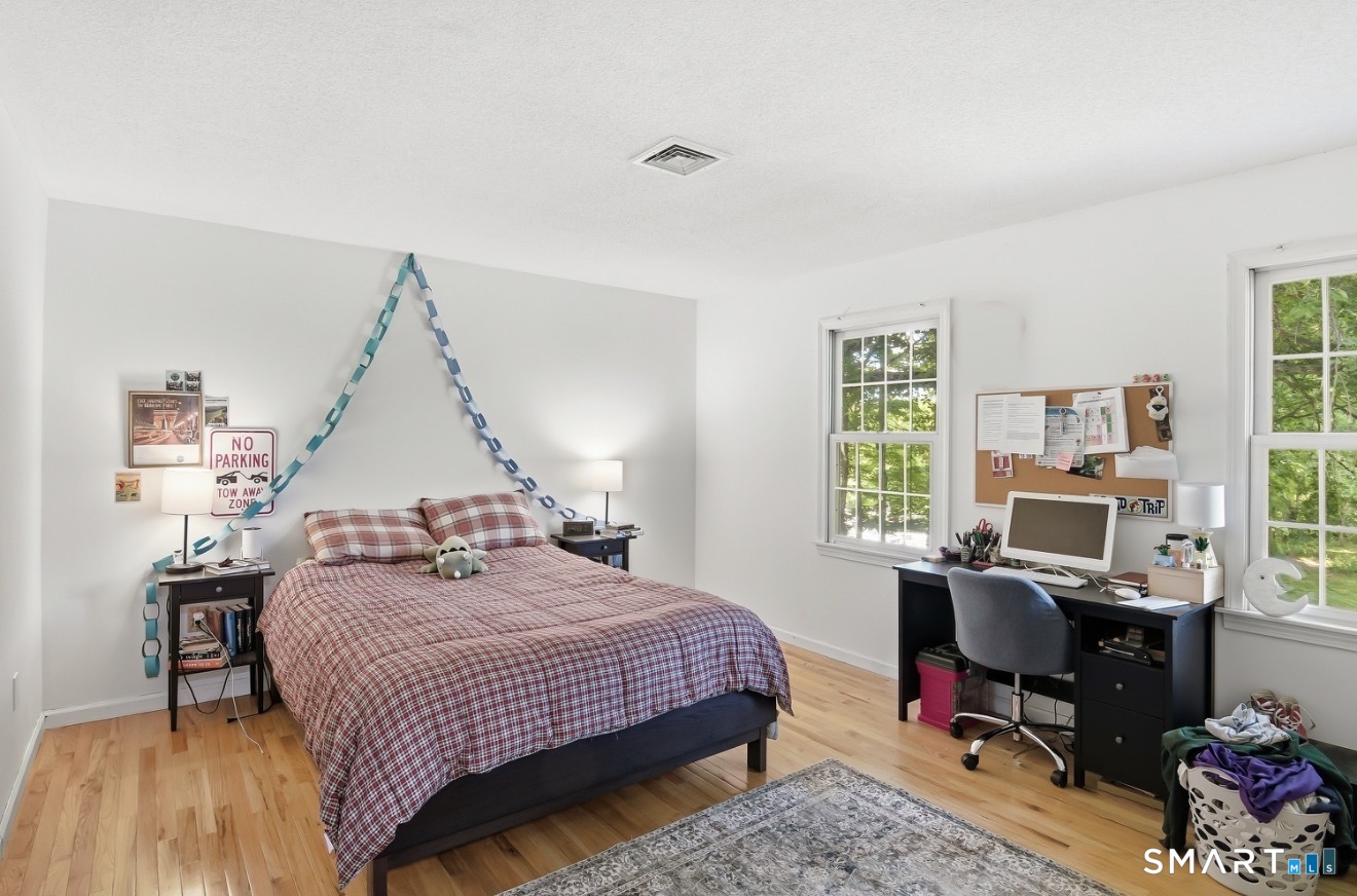 941 Nut Plains Road Guilford CT 06437