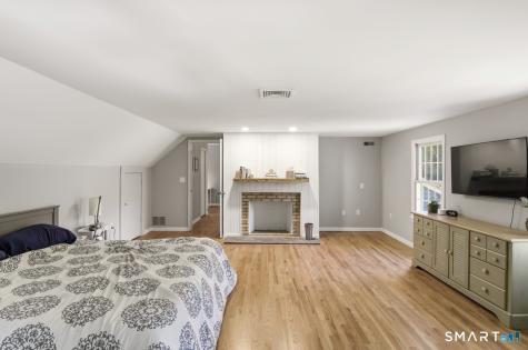 941 Nut Plains Road Guilford CT 06437