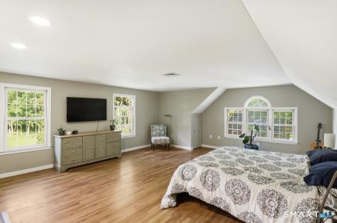 941 Nut Plains Road Guilford CT 06437