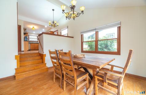 194 West Main Street East Lyme CT 06357