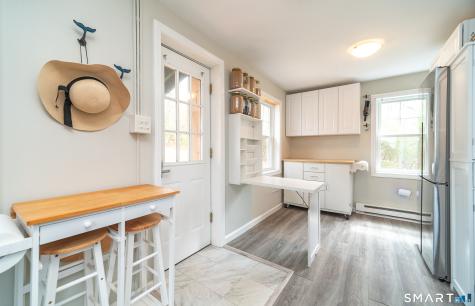 194 West Main Street East Lyme CT 06357