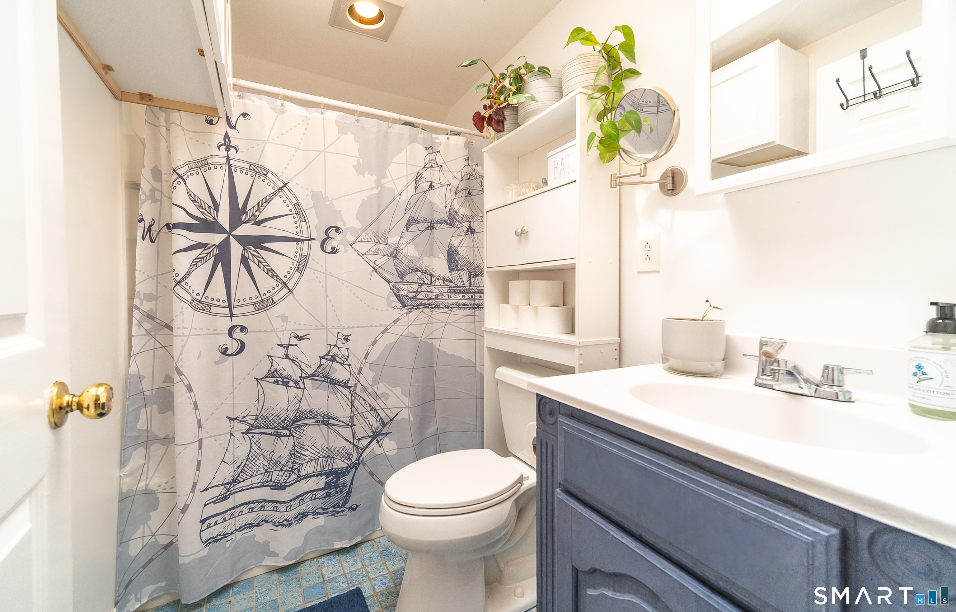194 West Main Street East Lyme CT 06357