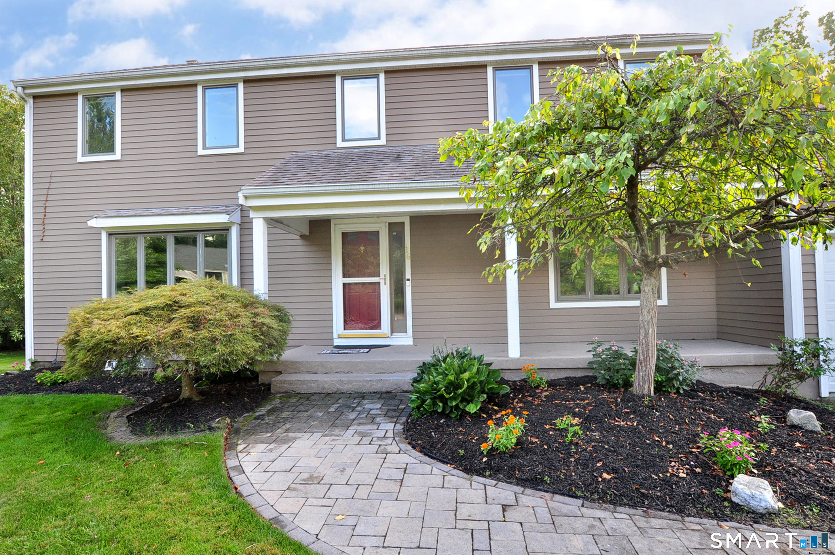 16 Virginia Lane Farmington CT 06085