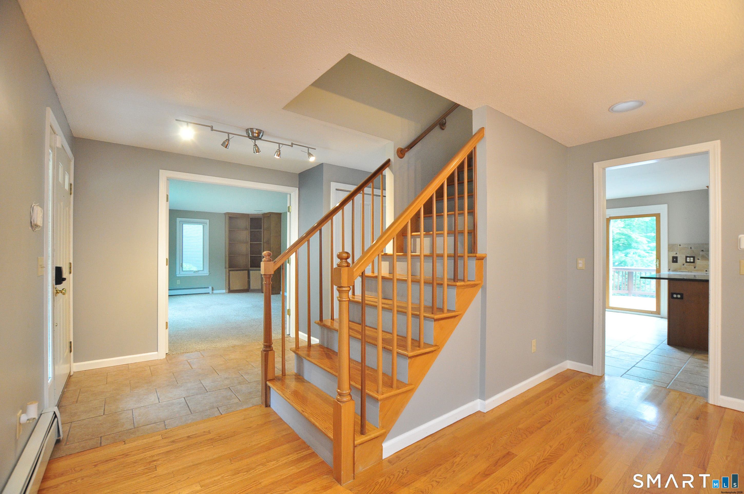16 Virginia Lane Farmington CT 06085