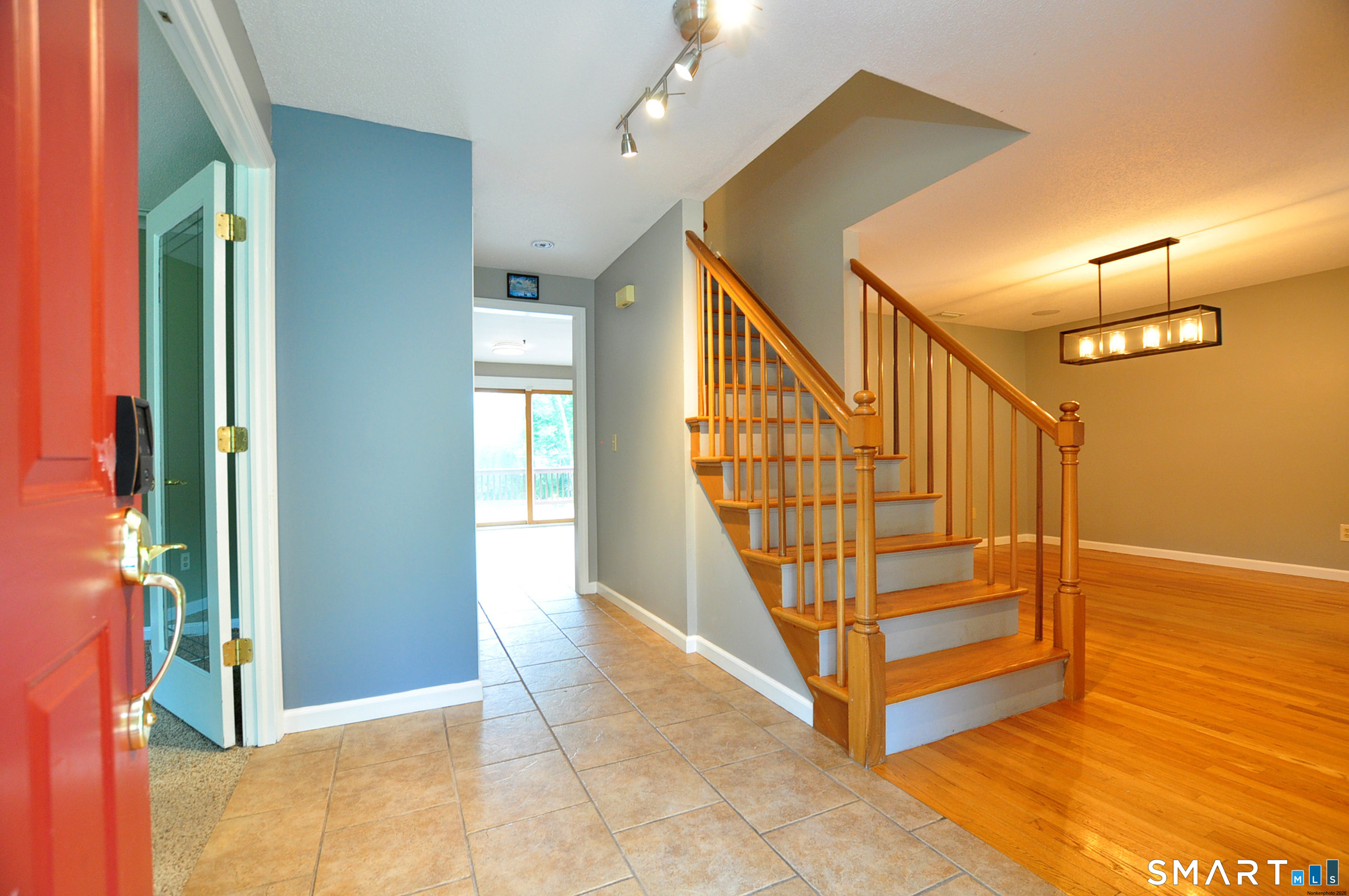 16 Virginia Lane Farmington CT 06085