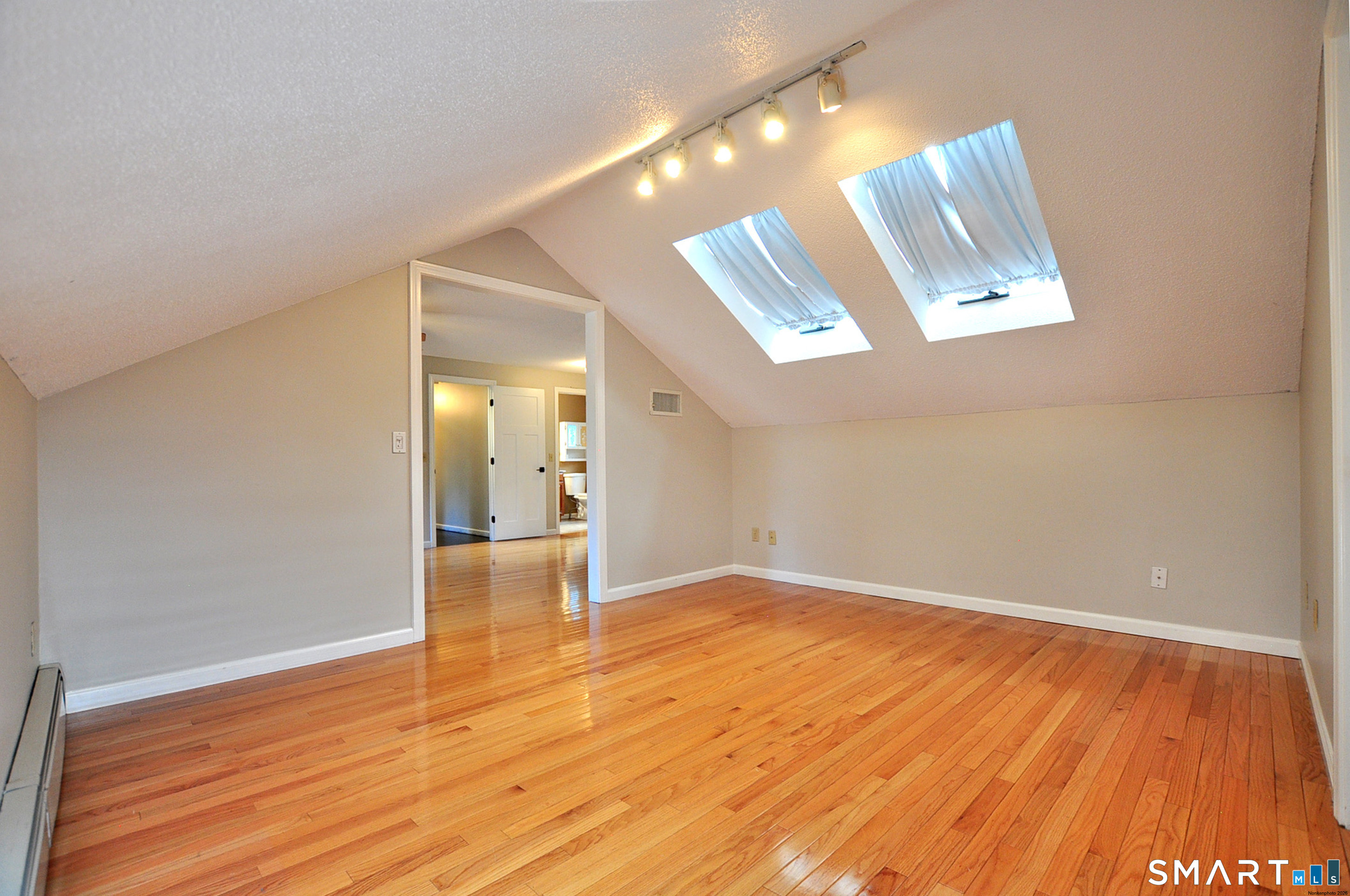 16 Virginia Lane Farmington CT 06085