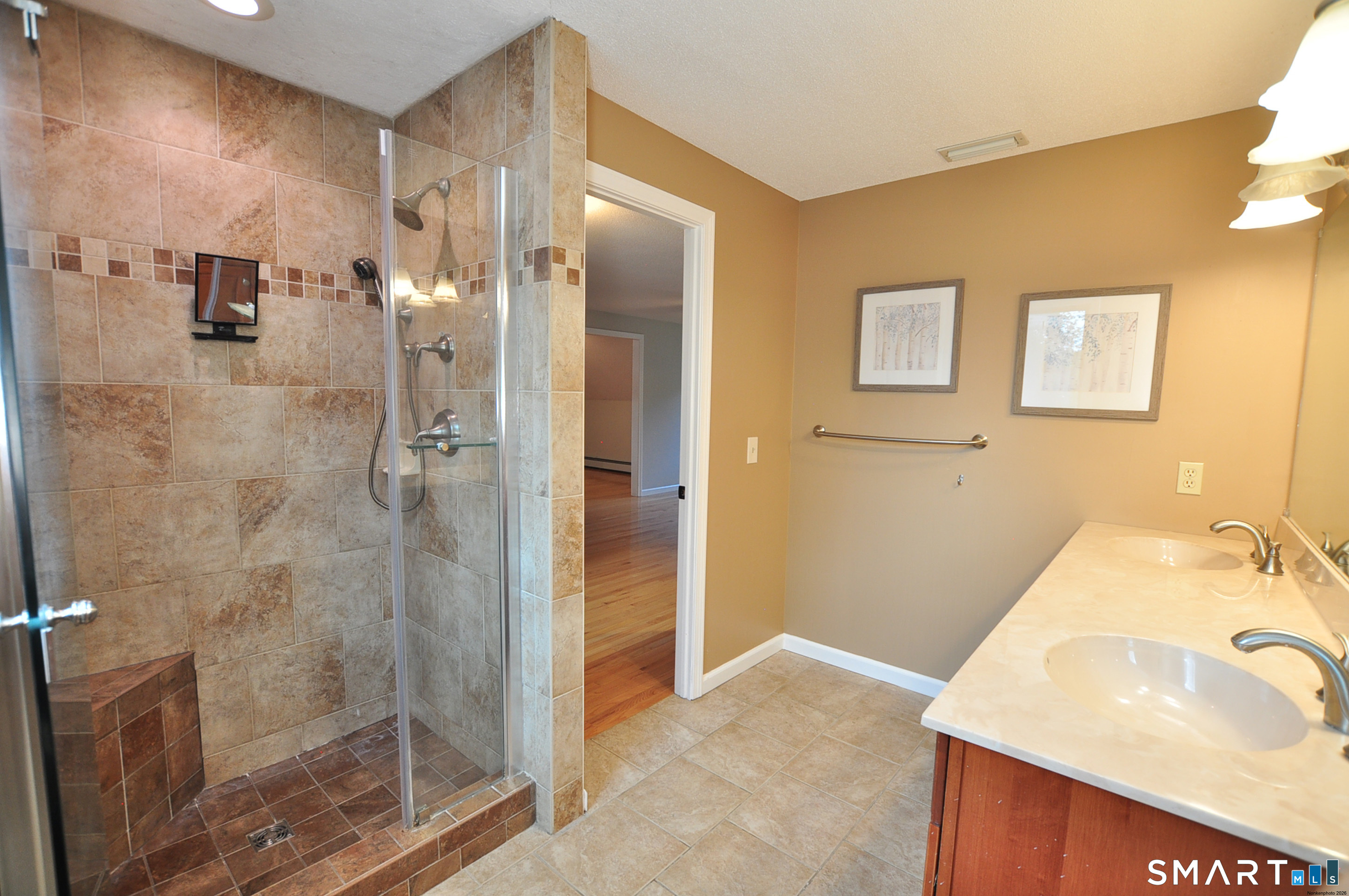 16 Virginia Lane Farmington CT 06085