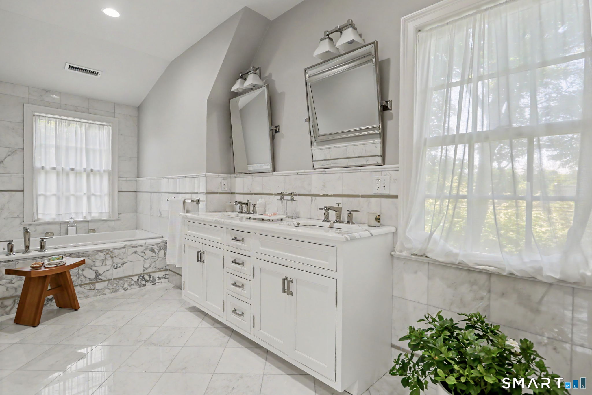 1960 North Street Fairfield CT 06824