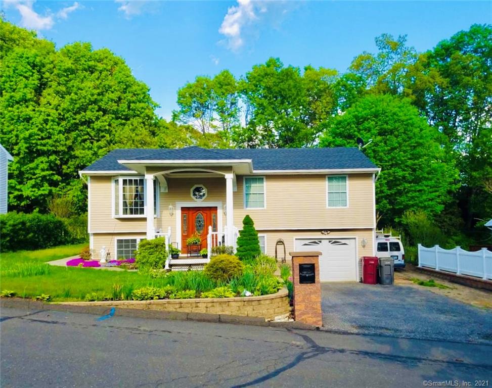 15 Tudor Lane Naugatuck CT 06770