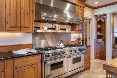 19 Seherr Thoss Drive Litchfield CT 06759