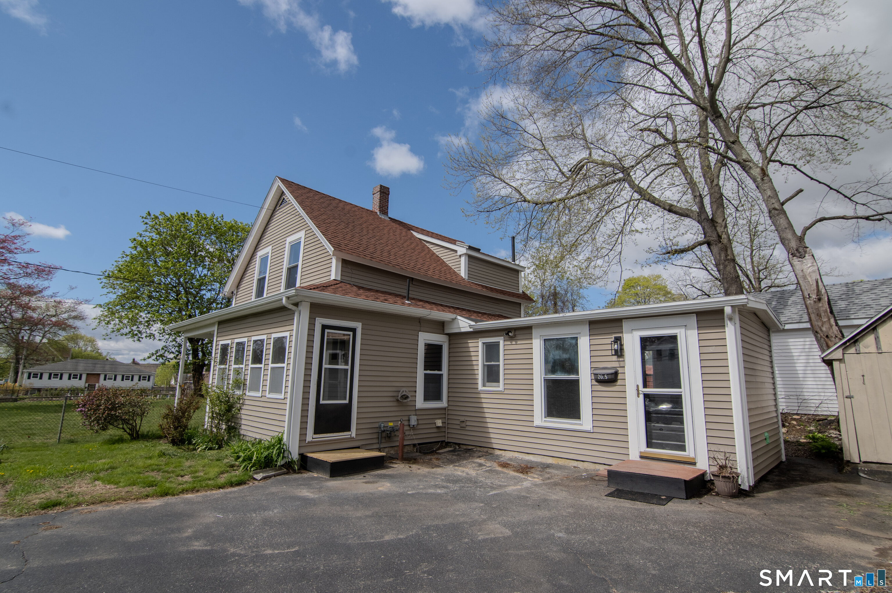 20-1/2 Cleveland Street Putnam CT 06260