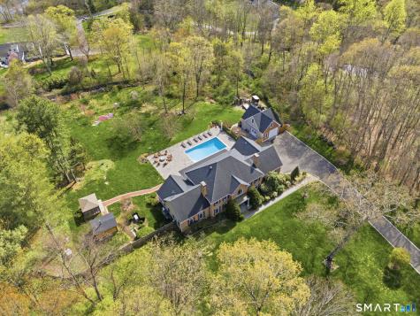 16 Robin Hood Lane Easton CT 06612