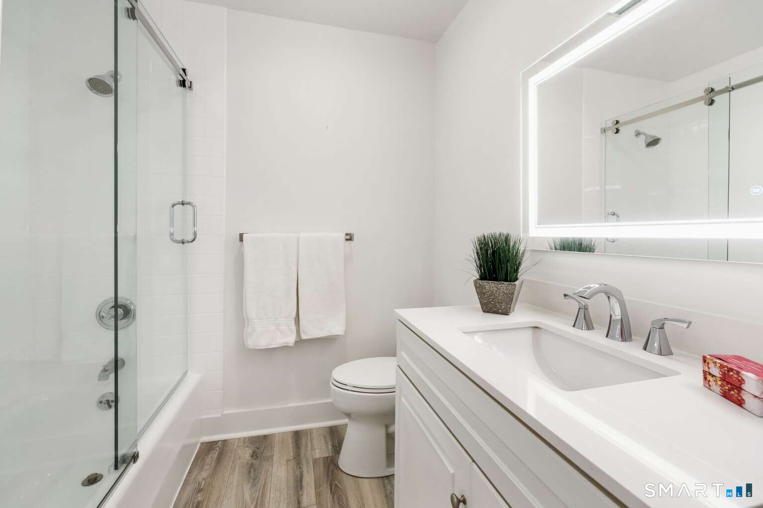 61 Center Drive Greenwich CT 06870