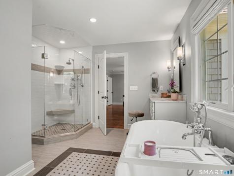 5 Ginos Way Ridgefield CT 06877