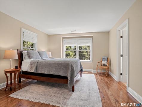 5 Ginos Way Ridgefield CT 06877