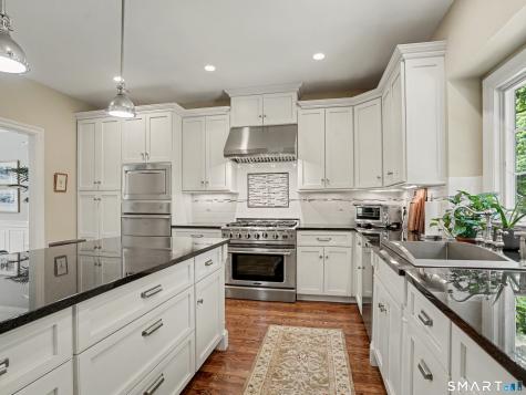 5 Ginos Way Ridgefield CT 06877