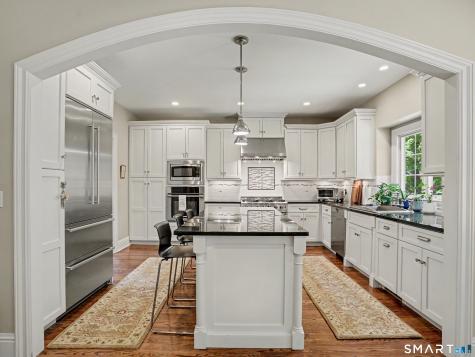 5 Ginos Way Ridgefield CT 06877