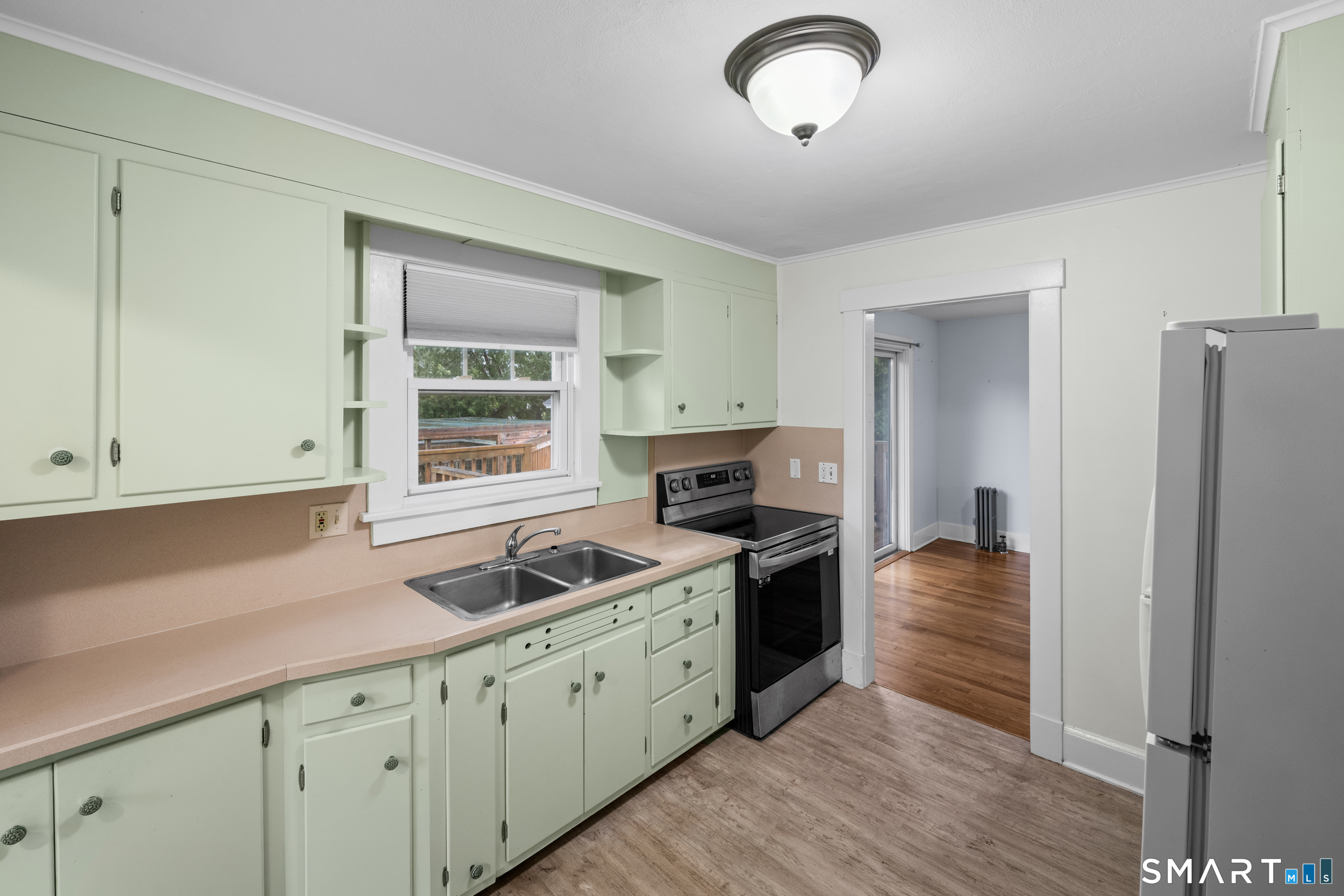 556 Ocean Avenue New London CT 06320