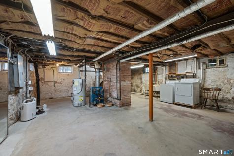 556 Ocean Avenue New London CT 06320