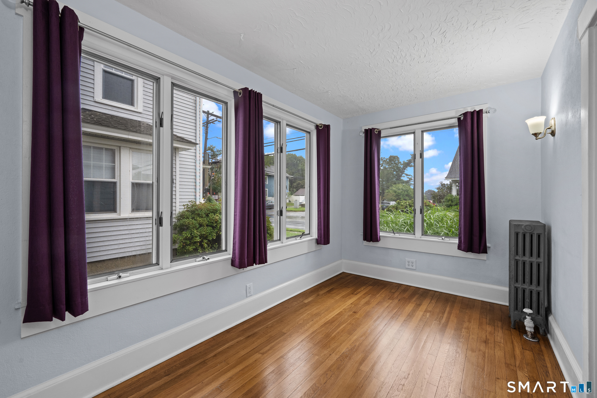 556 Ocean Avenue New London CT 06320
