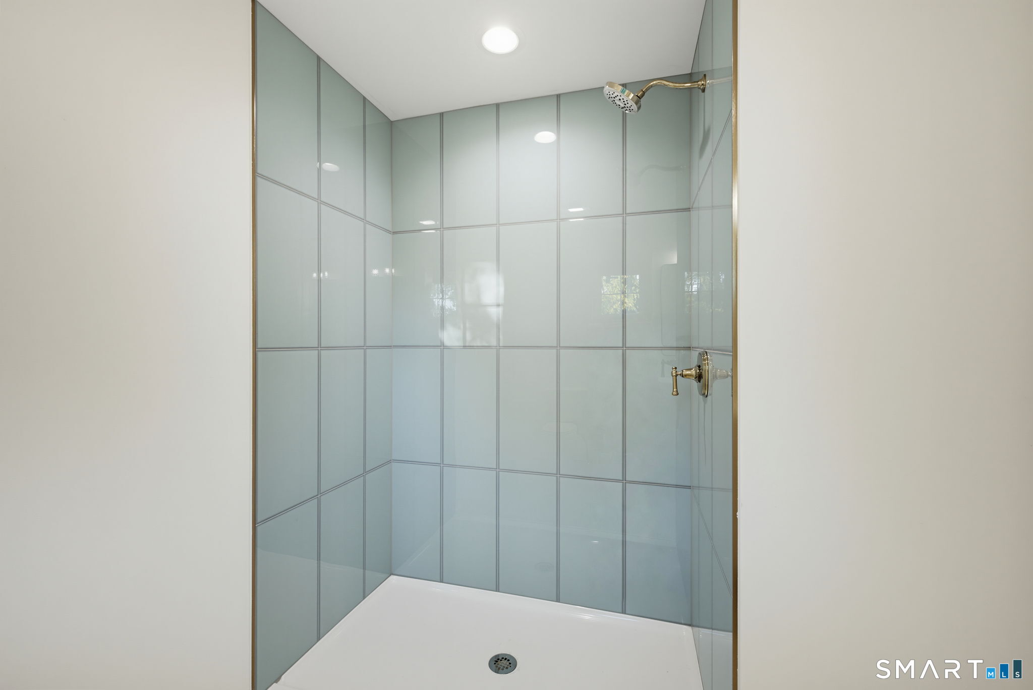 45 Beleden Gardens Drive Bristol CT 06010