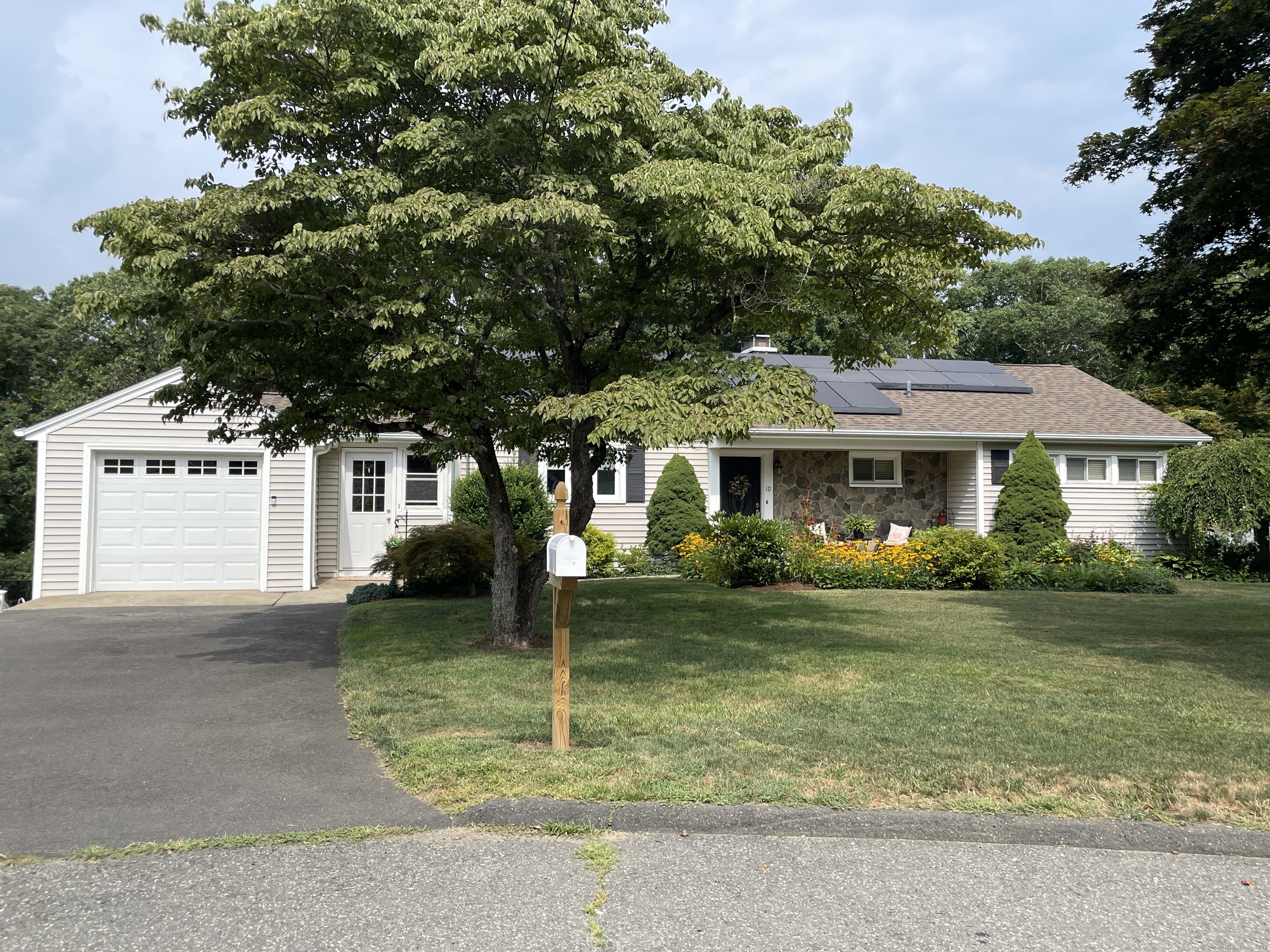 10 Lindgren Terrace Ansonia CT 06401