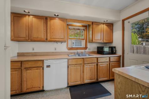 18 Ledgeland Drive Groton CT 06355