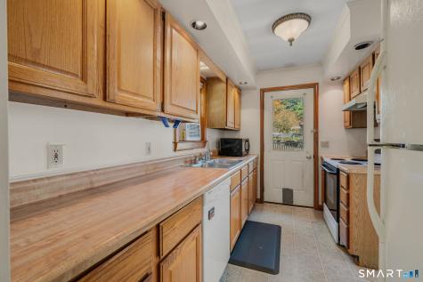 18 Ledgeland Drive Groton CT 06355