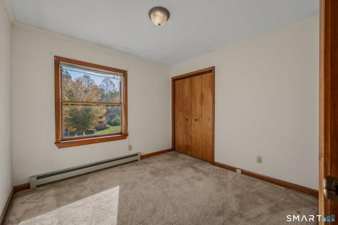 18 Ledgeland Drive Groton CT 06355