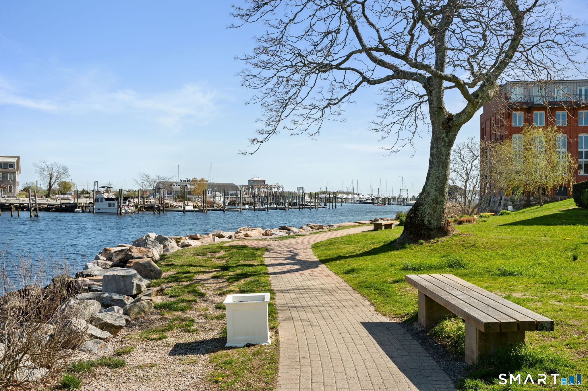 18 Ledgeland Drive Groton CT 06355