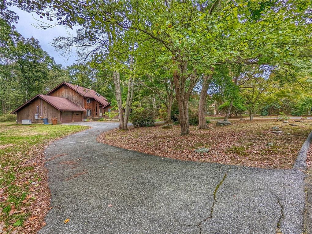 37 Sharon Court Shelton CT 06484