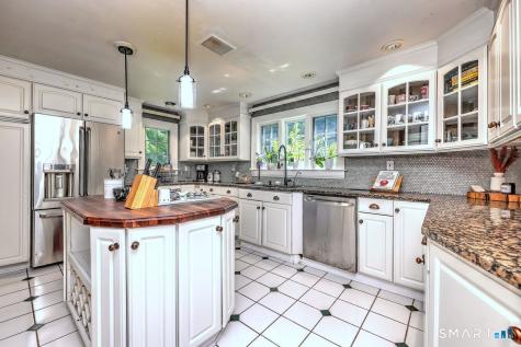 409 Dogburn Lane Orange CT 06477
