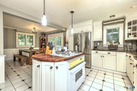 409 Dogburn Lane Orange CT 06477