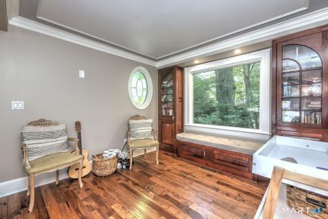 409 Dogburn Lane Orange CT 06477