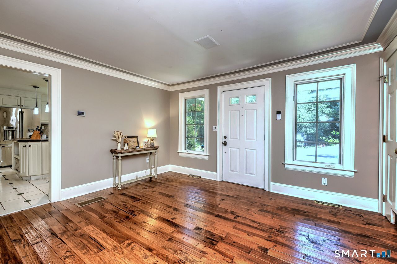 409 Dogburn Lane Orange CT 06477