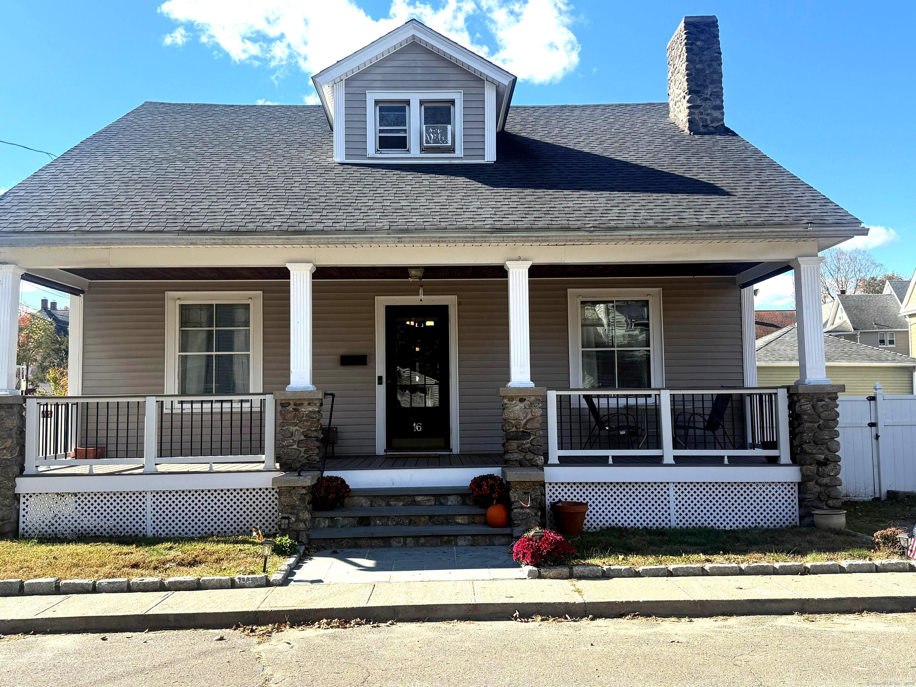 16 Holbrook Court Ansonia CT 06401