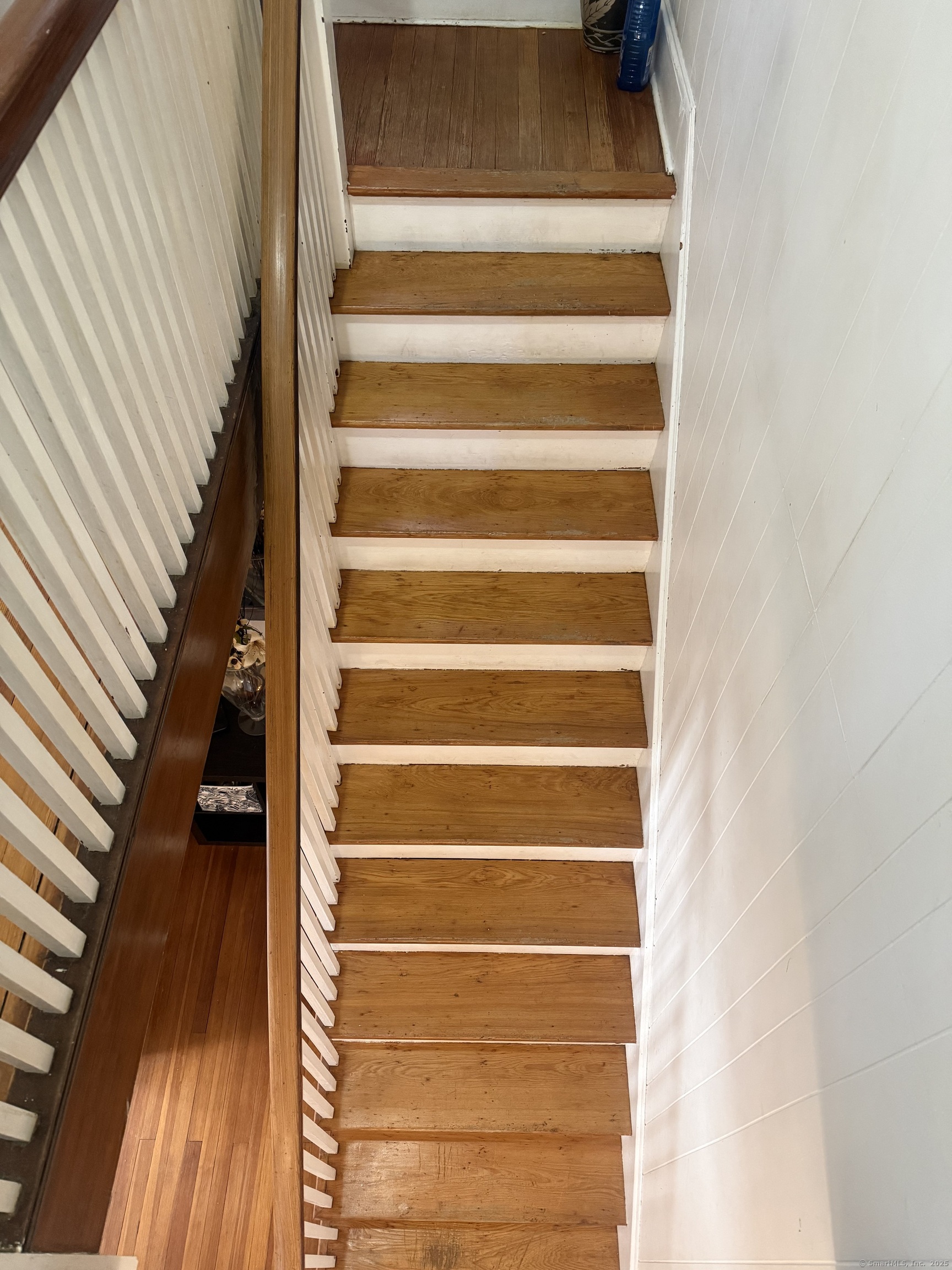 16 Holbrook Court Ansonia CT 06401